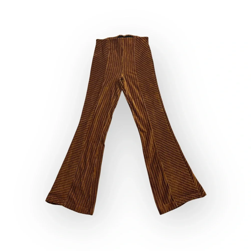 Ladies Free People Bronze Color Ribbed Velvet Pull On Flare Leg Pants Size Small